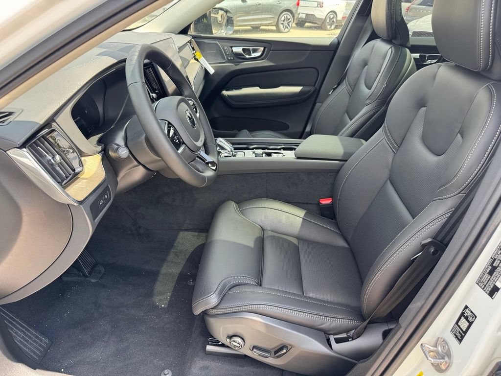 New 2026 Volvo XC60 T8 Ultra w/ Protection Package Premier AWD/4WD image 8
