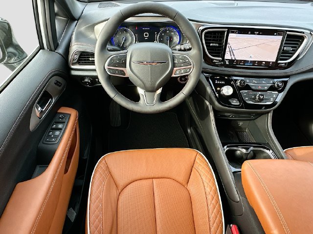 New 2026 Chrysler Pacifica Pinnacle FWD image 17