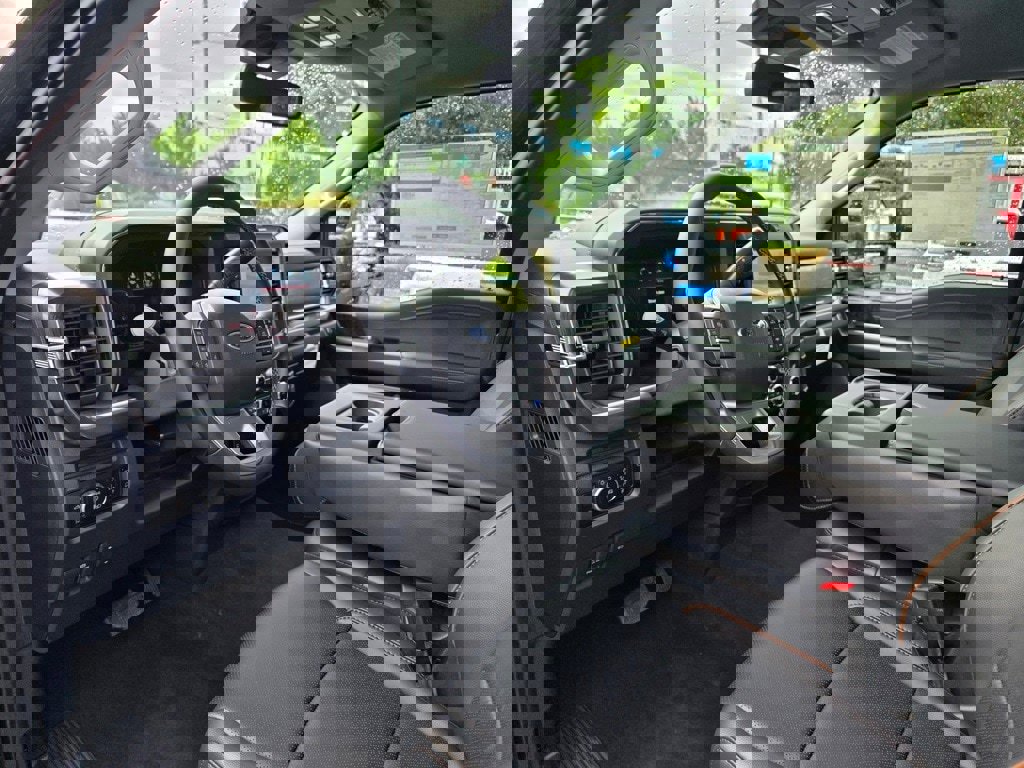 New 2025 Ford F350 Lariat w/ FX4 Off-Road Package image 10