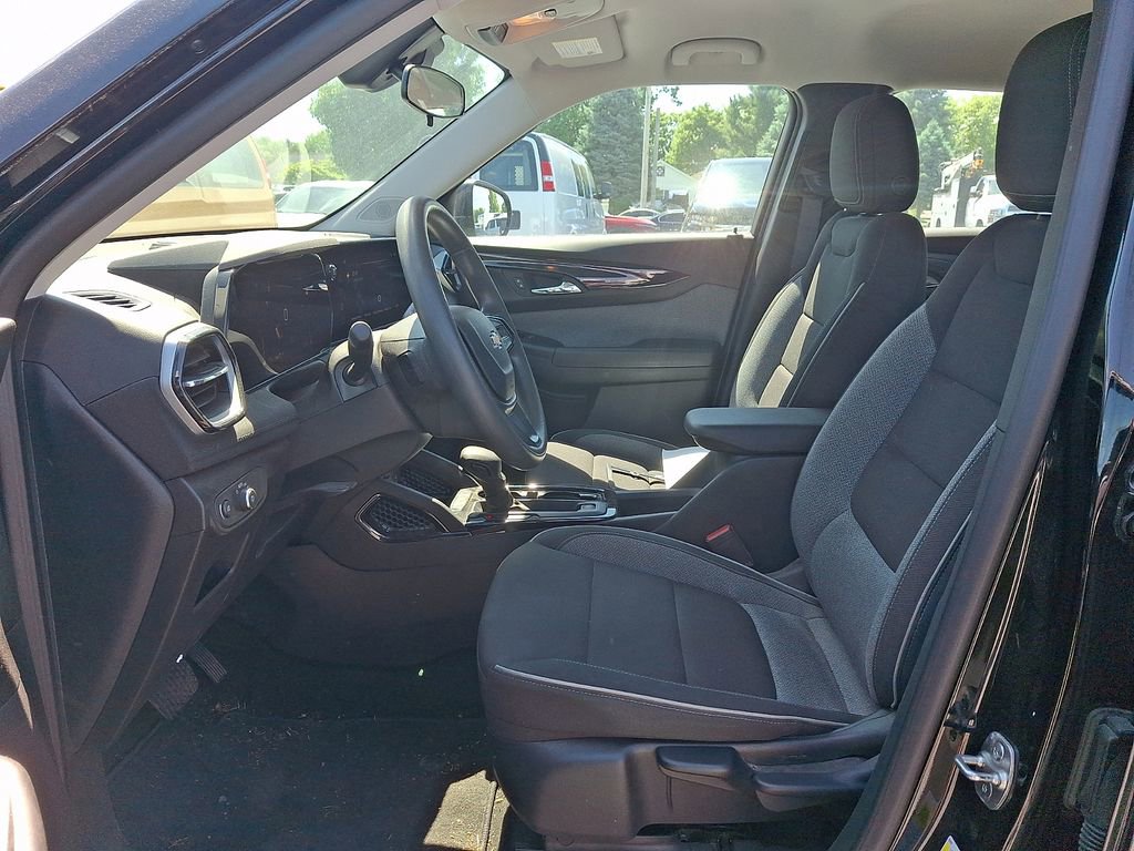Used 2024 Chevrolet TrailBlazer LS AWD/4WD image 14