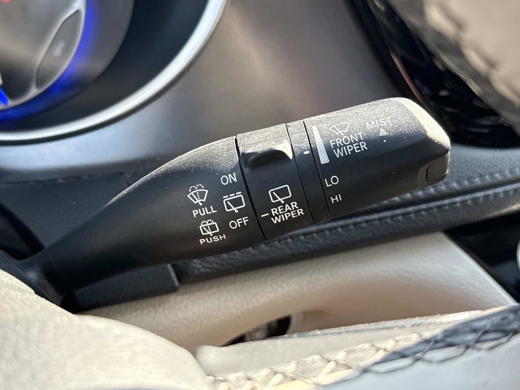 Used 2017 Chrysler Pacifica Limited FWD image 21