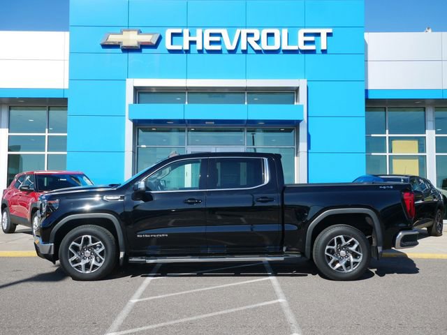 Used 2024 GMC Sierra 1500 SLE w/ Preferred Package AWD/4WD image 4