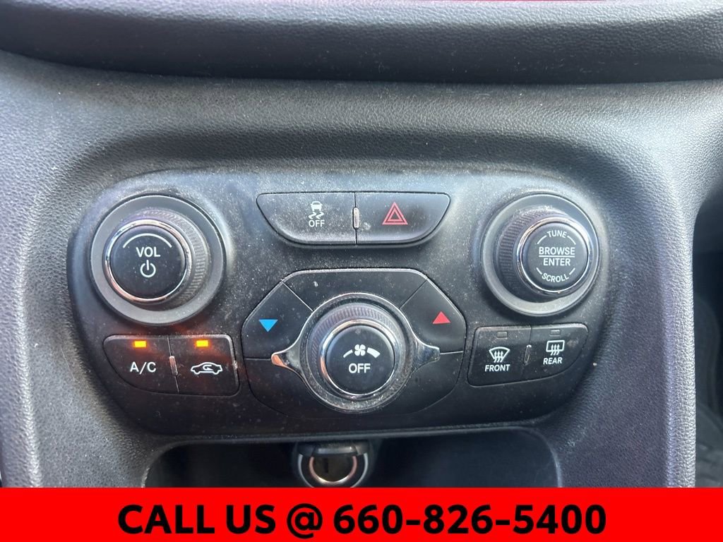 Used 2016 Dodge Dart SXT FWD image 11