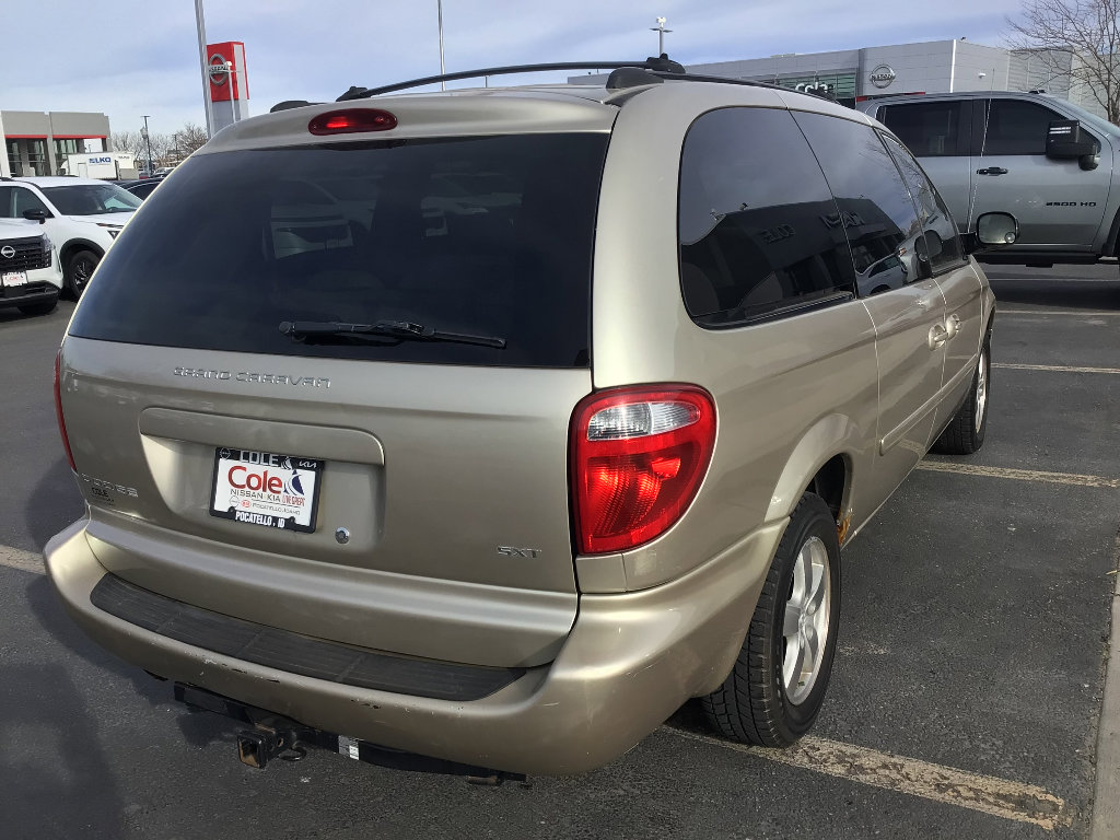 Used 2005 Dodge Grand Caravan SXT w/ Leather Interior Group image 4