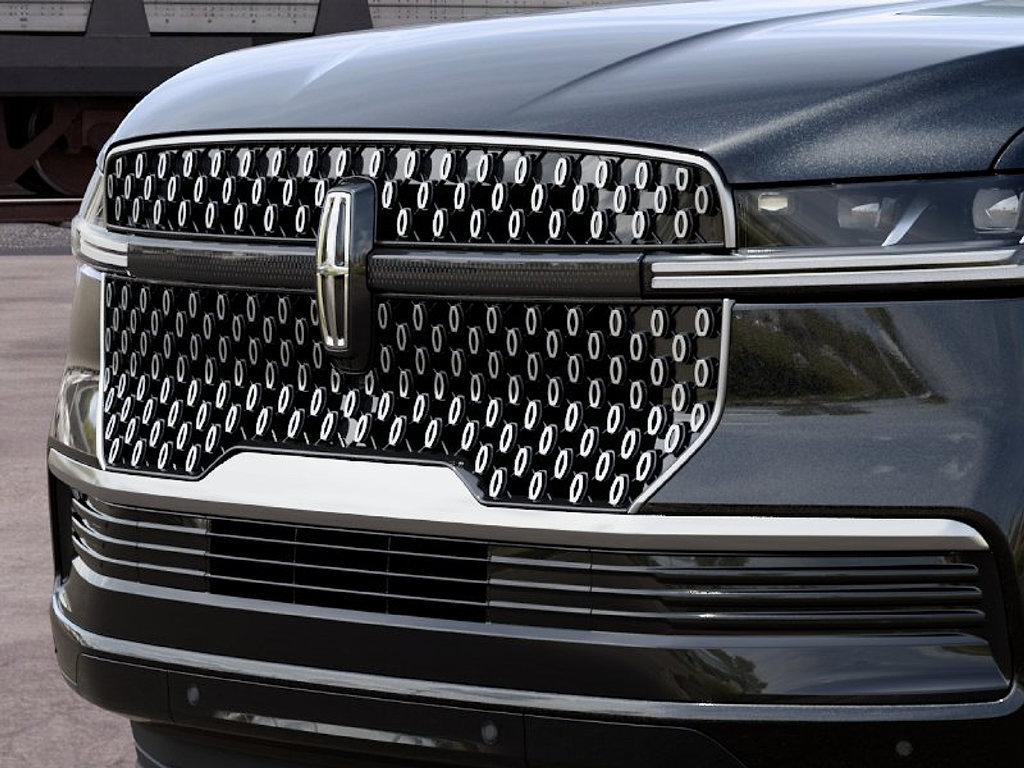 New 2027 Lincoln Navigator Reserve AWD/4WD image 17