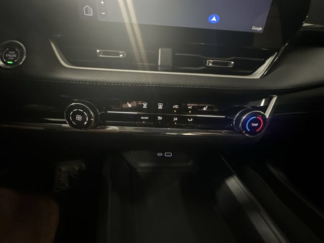 Used 2025 Chevrolet Equinox LT w/ Safety and Technology Package FWD image 21