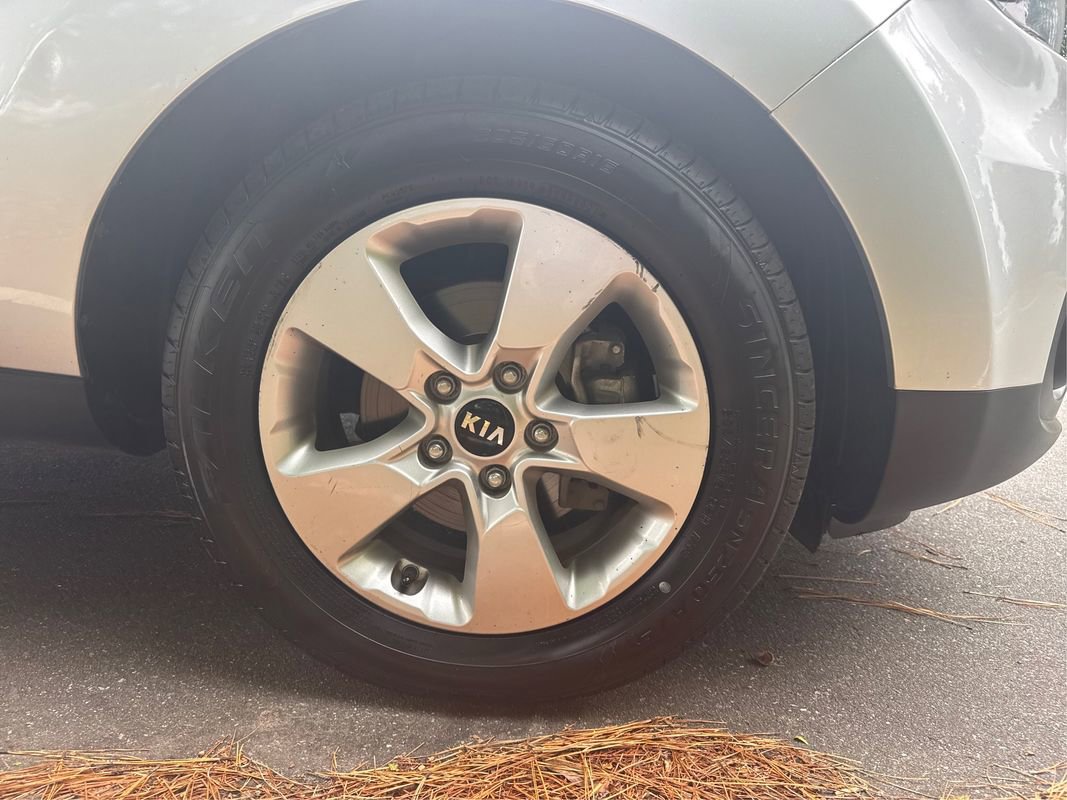 Used 2017 Kia Soul image 33