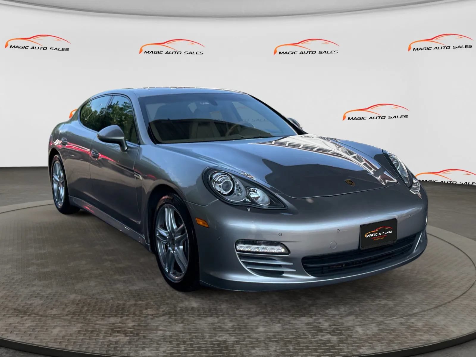 Used 2012 Porsche Panamera 4 image 5