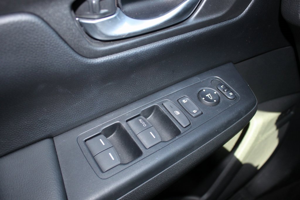 Used 2024 Honda CR-V LX image 12