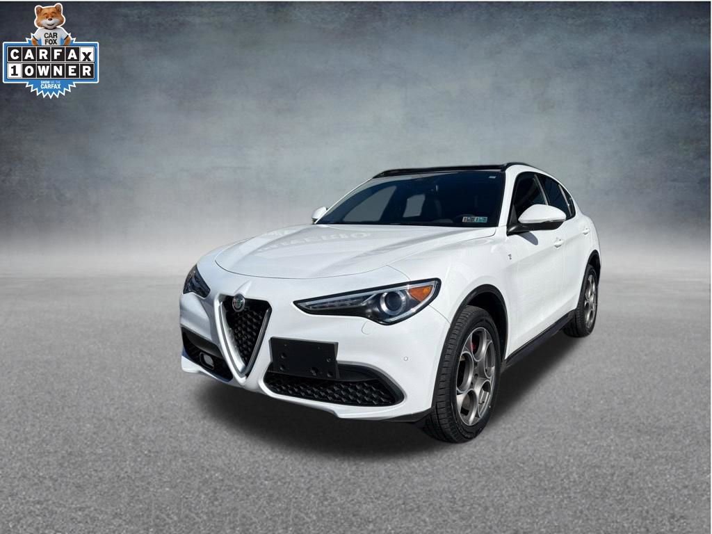 Used 2023 Alfa Romeo Stelvio Ti video 1