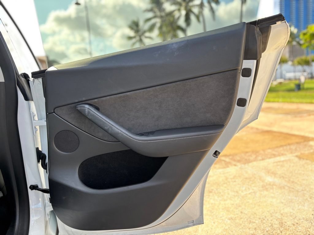 Used 2023 Tesla Model Y Long Range AWD/4WD image 19