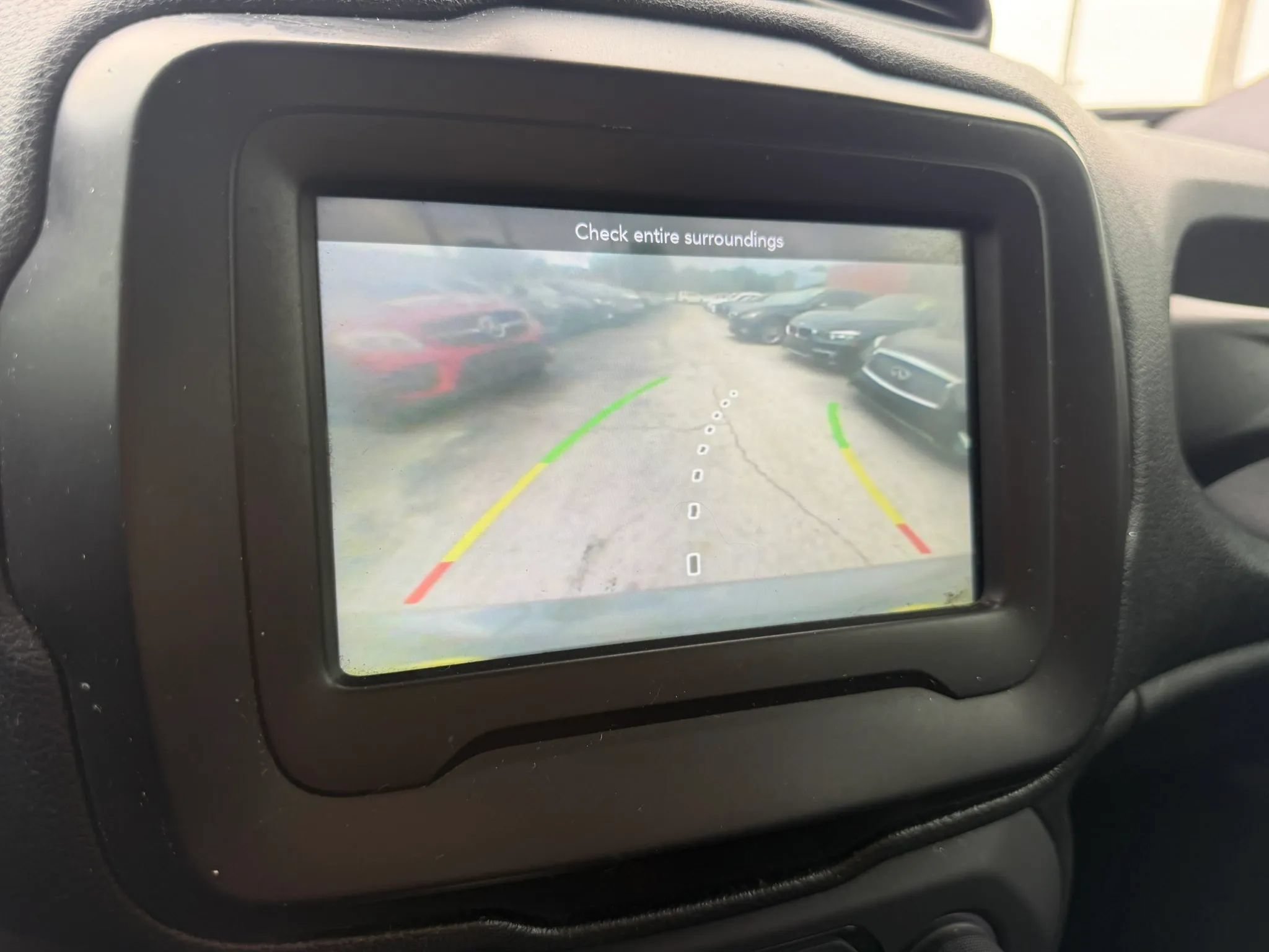 Used 2019 Jeep Renegade Latitude FWD image 17