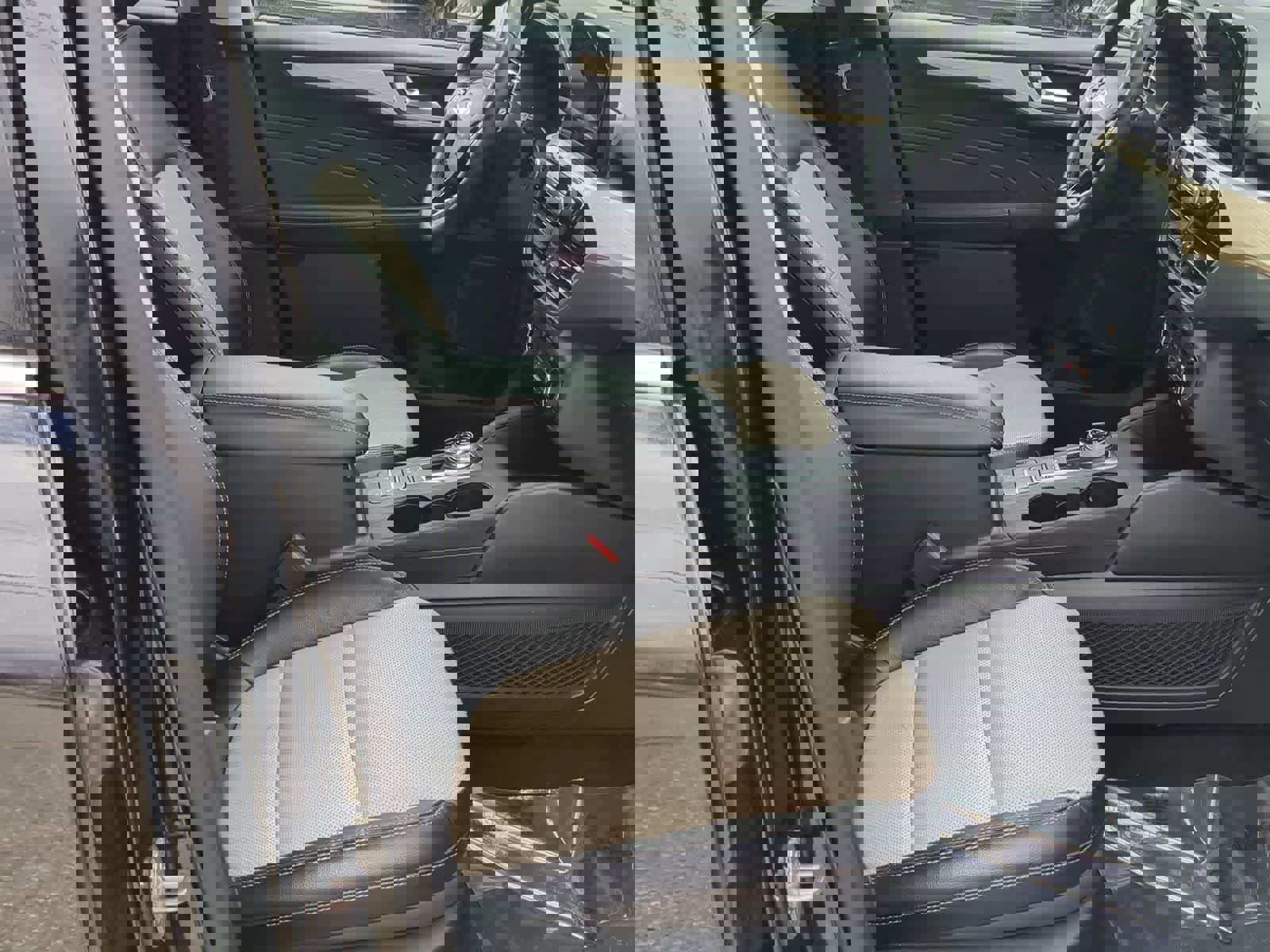 Used 2022 Ford Escape Titanium w/ Titanium Elite Package image 21