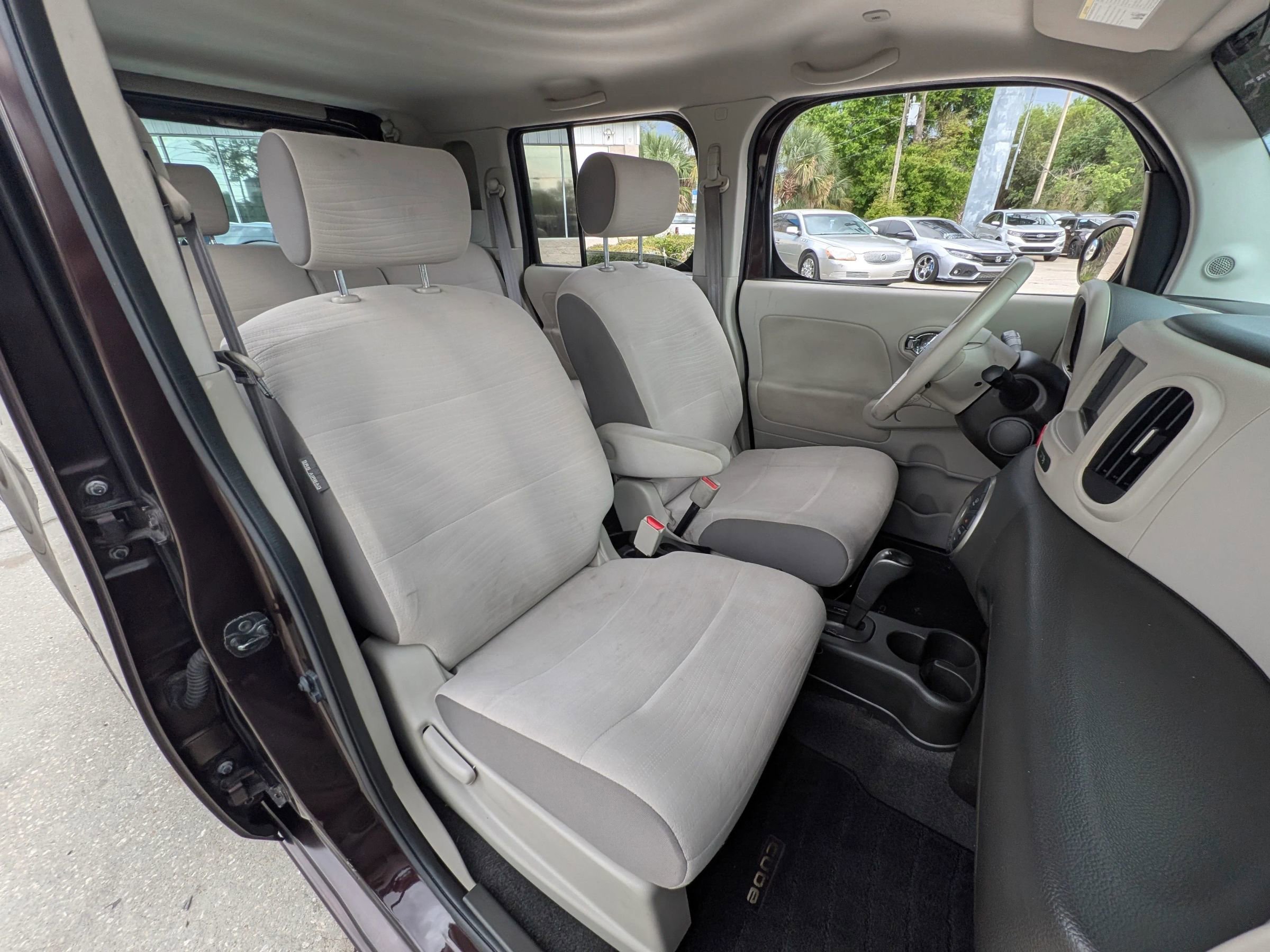 Used 2010 Nissan Cube 1.8 SL w/ SL Preferred Pkg image 7