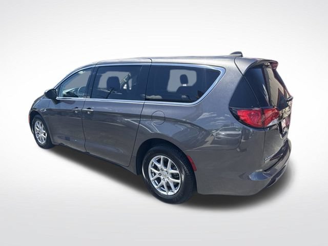 Used 2023 Chrysler Voyager LX FWD image 7