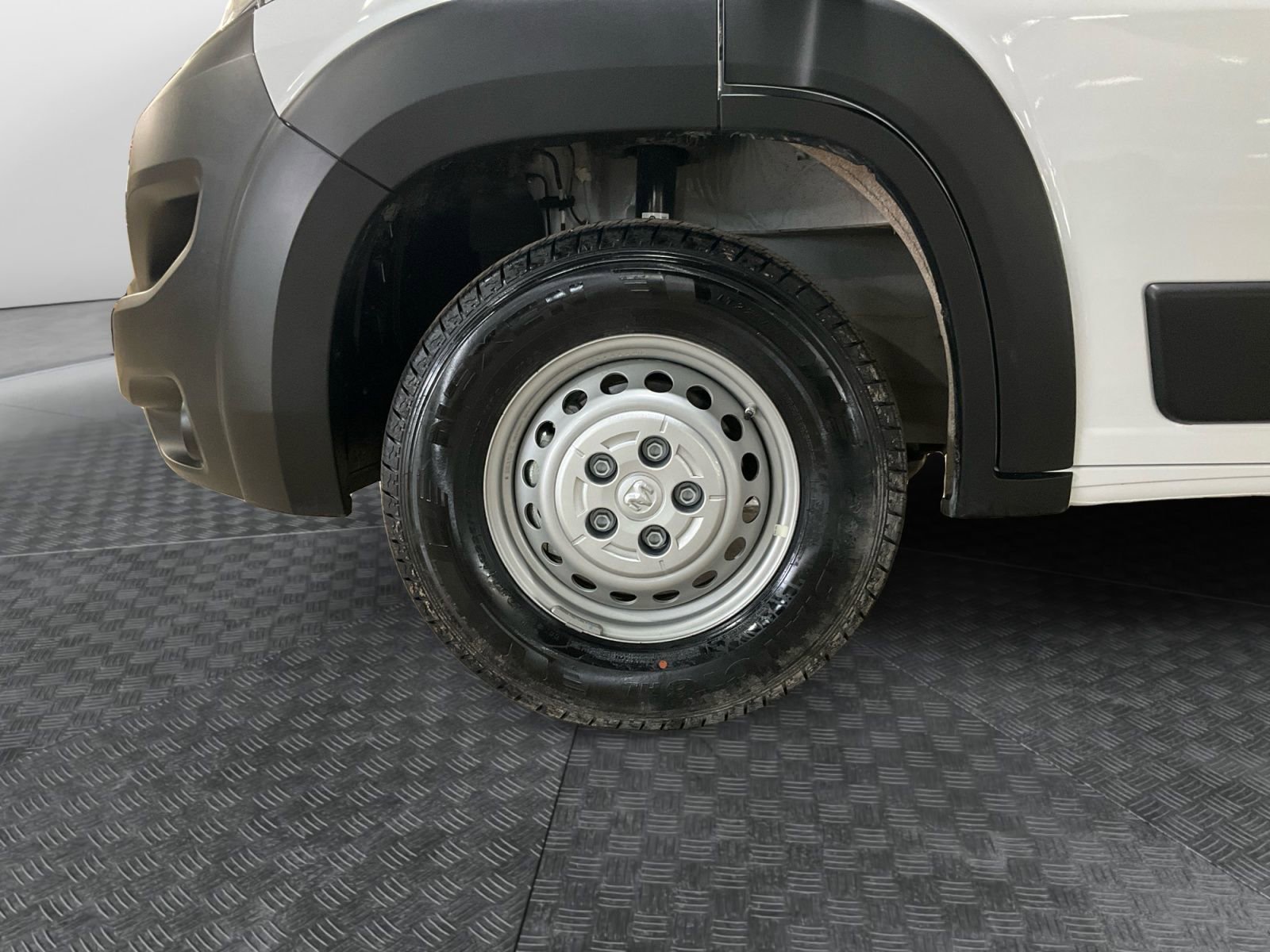 Used 2025 RAM ProMaster 1500 w/ Convenience Group image 14