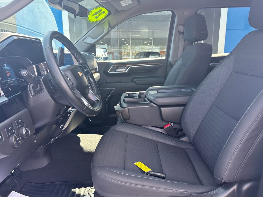 Used 2024 Chevrolet Silverado 1500 LT AWD/4WD image 11