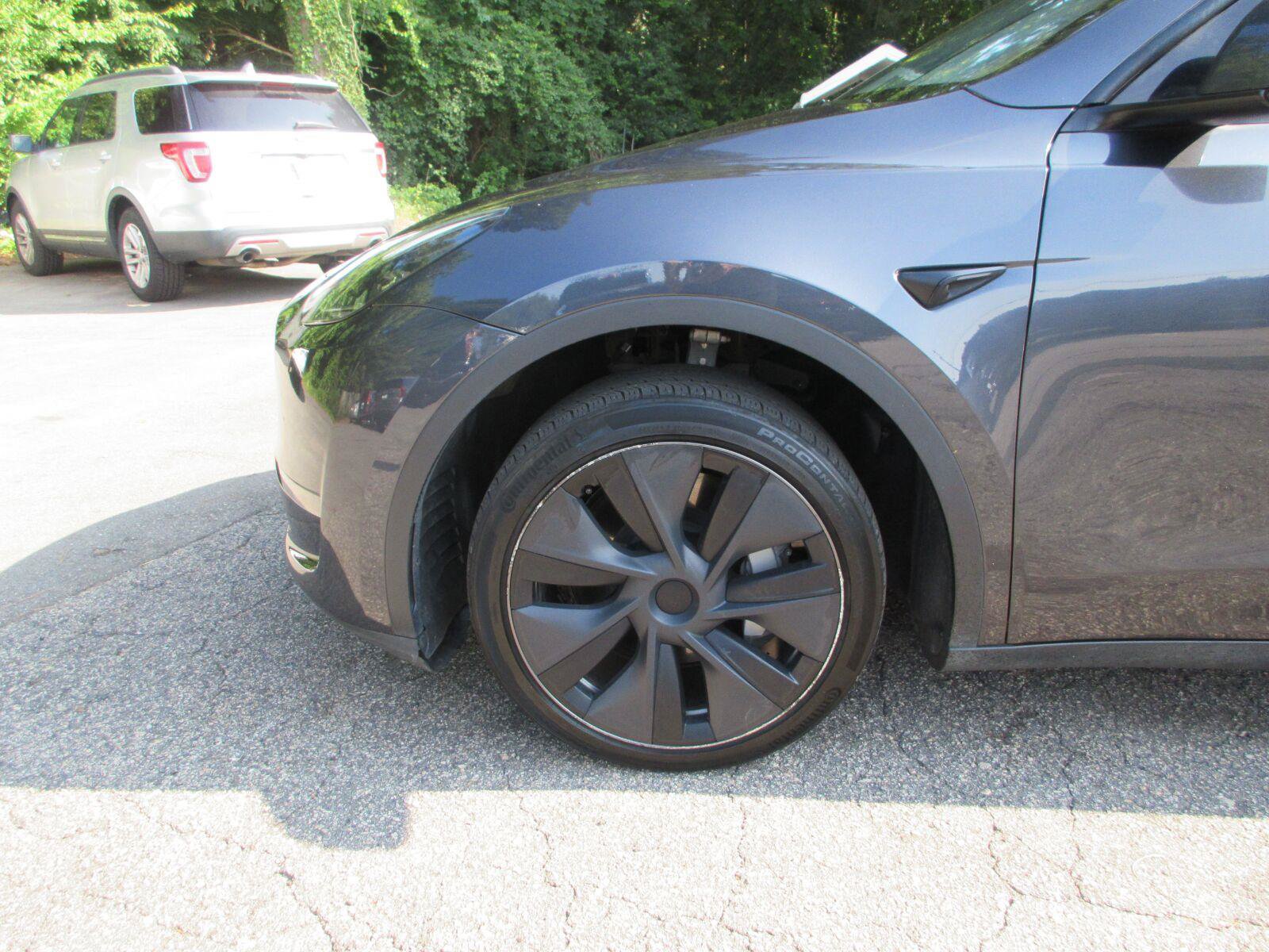 Used 2025 Tesla Model Y Long Range AWD/4WD image 22
