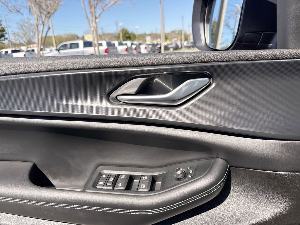 New 2026 Jeep Grand Cherokee L Laredo image 12