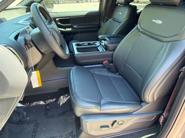 New 2026 Ford Expedition Platinum image 9