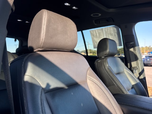Used 2022 Chevrolet Traverse LT w/ LT Premium Package AWD/4WD image 25