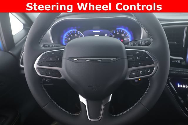 New 2027 Chrysler Pacifica Select FWD image 22