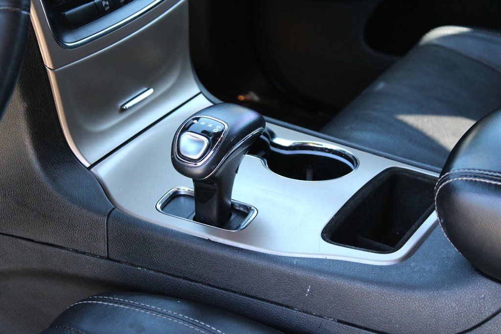 Used 2014 Jeep Grand Cherokee Limited w/ Luxury Group II RWD image 32