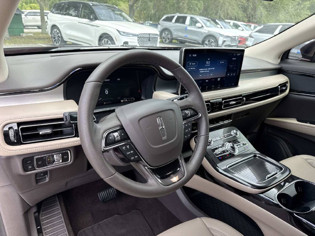 Certified 2023 Lincoln Nautilus AWD w/ Premium Package image 32