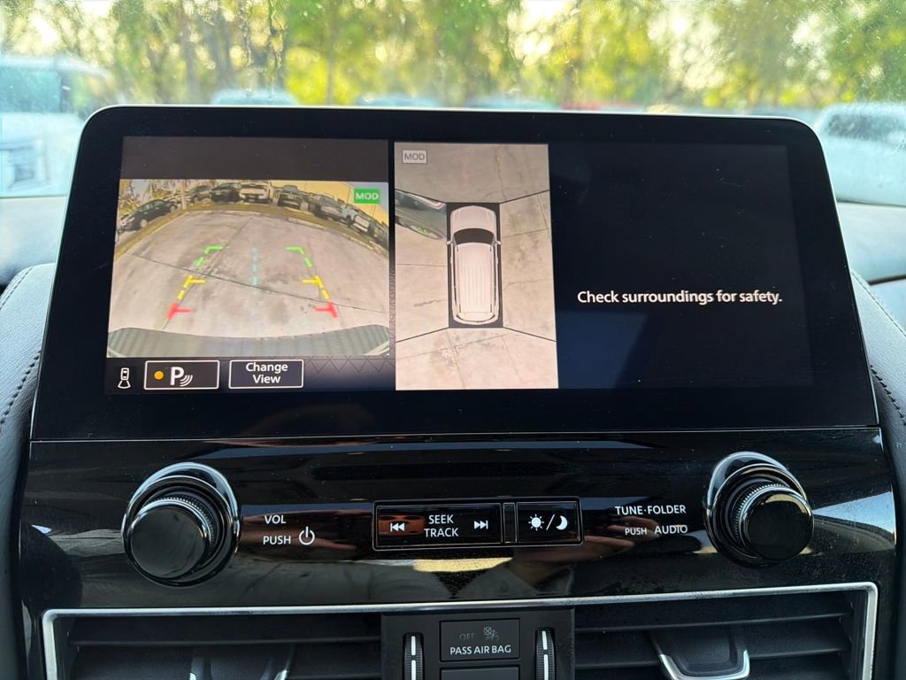 Used 2024 Nissan Armada SL w/ Captain's Chairs Package image 28