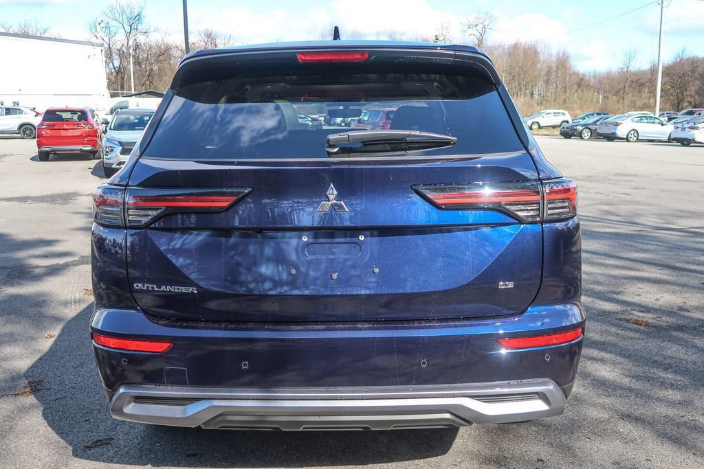 New 2026 Mitsubishi Outlander SE FWD image 10