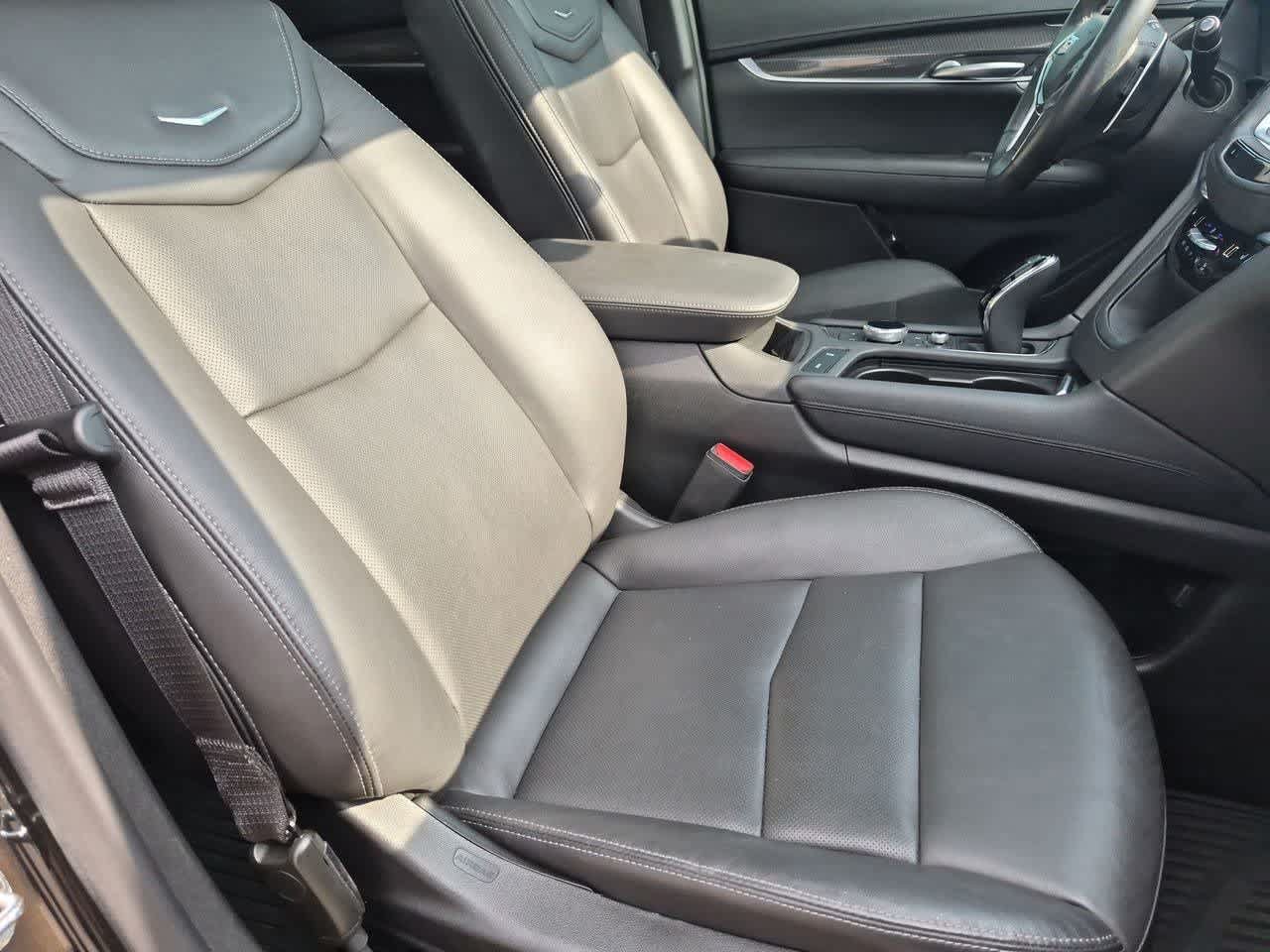 Used 2024 Cadillac XT5 Sportv w/ LPO, Red Accent Package AWD/4WD image 15