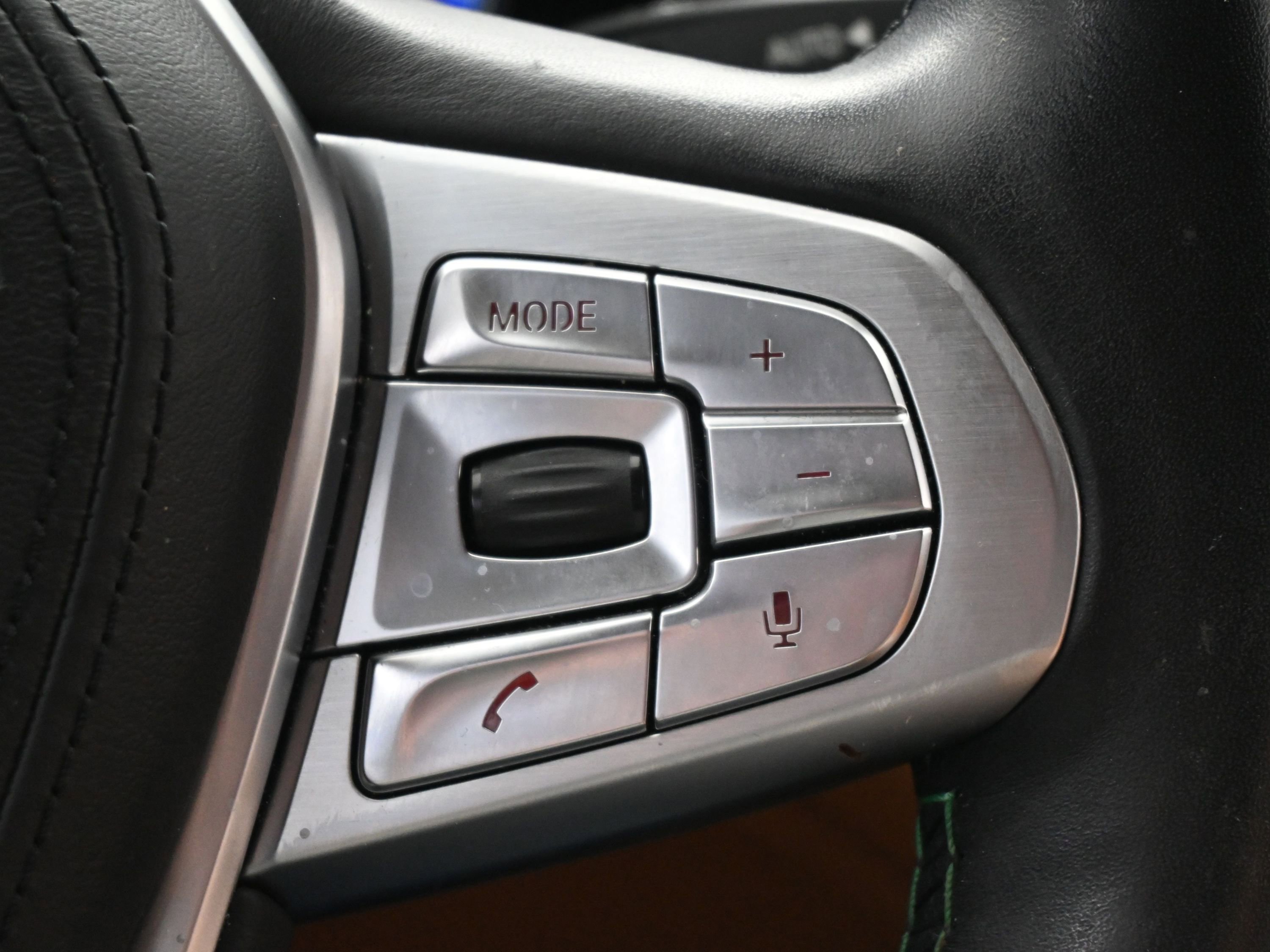 Used 2017 BMW 750i xDrive image 23