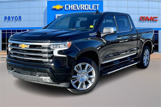 Used 2024 Chevrolet Silverado 1500 High Country w/ Technology Package image 3