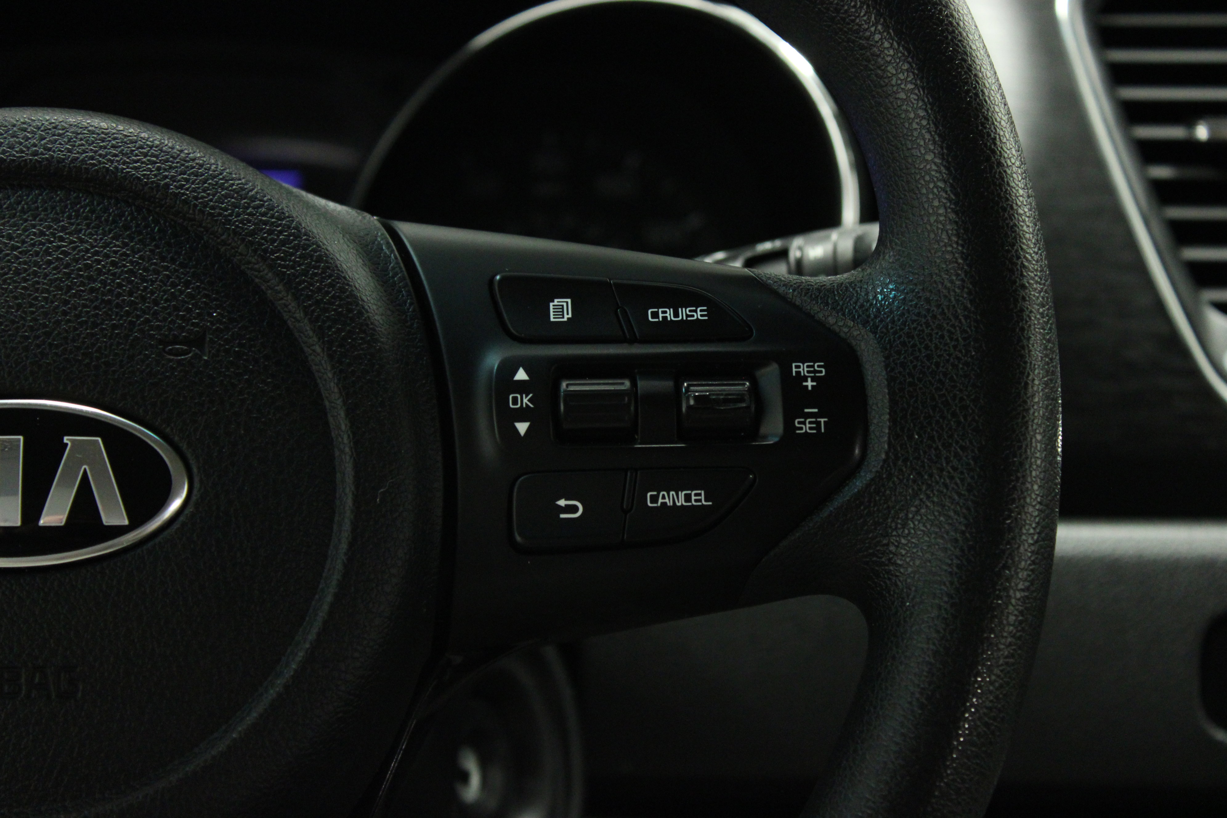 Used 2019 Kia Sedona L image 22