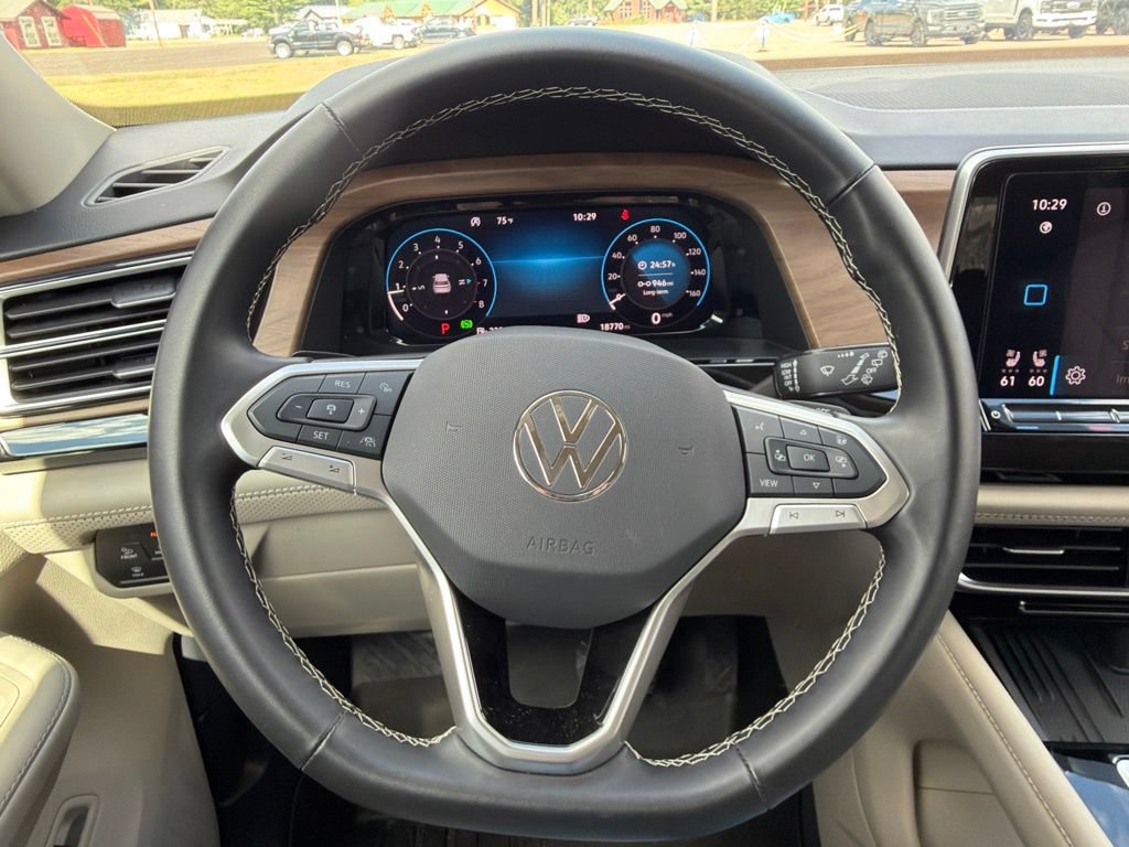 Used 2025 Volkswagen Atlas SE AWD/4WD image 21