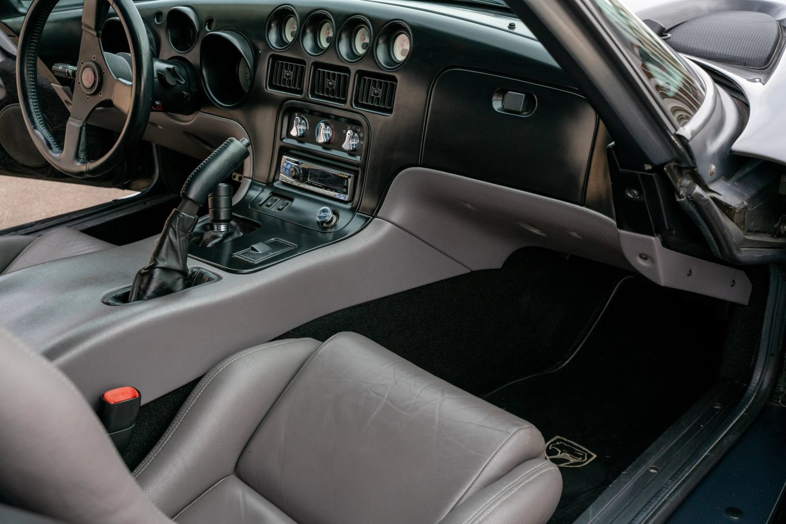 Used 1994 Dodge Viper RT/10 RWD image 15