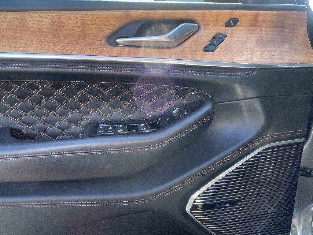 Used 2023 Jeep Grand Cherokee L Summit image 27