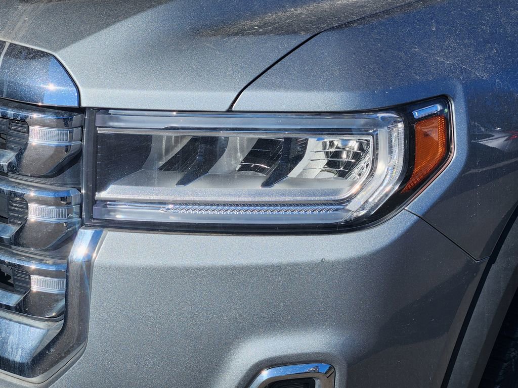 Used 2023 GMC Acadia SLT image 9