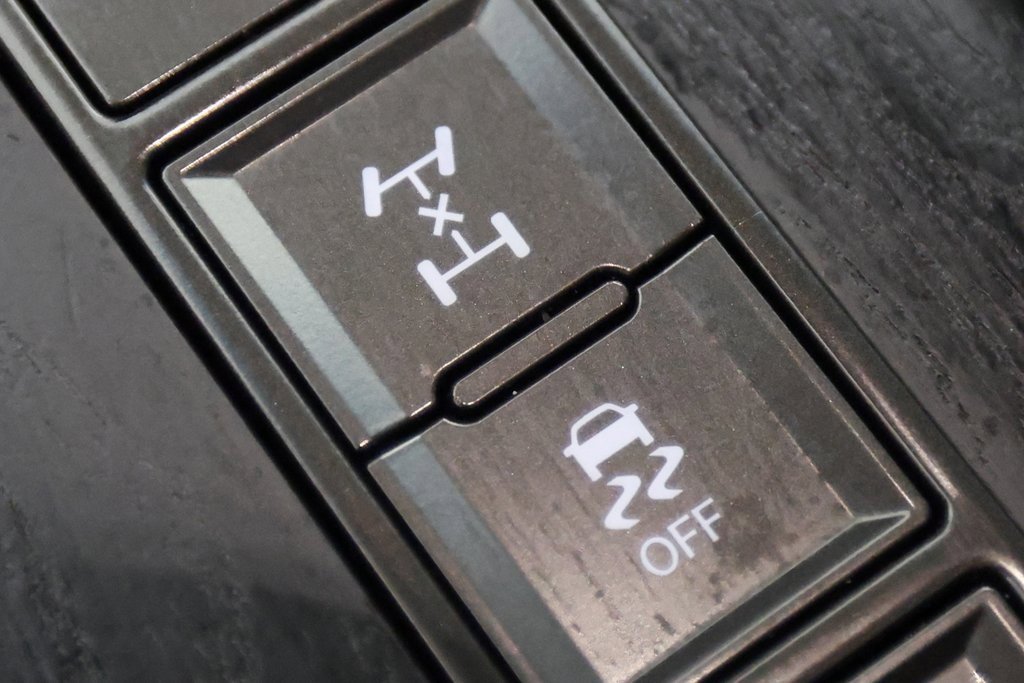 Used 2024 Lexus LX 600 4WD w/ Appearance Package image 33