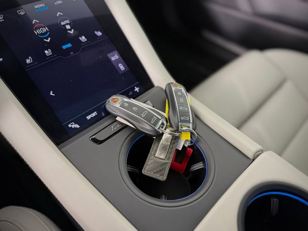 Certified 2022 Porsche Taycan 4S image 27