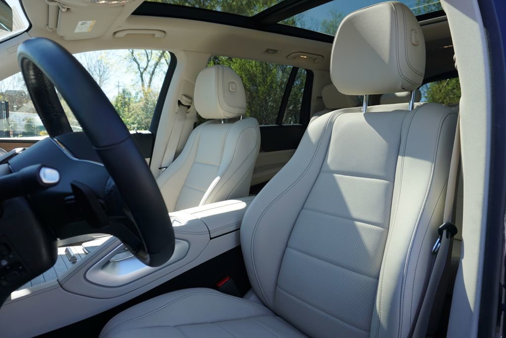 Used 2022 Mercedes-Benz GLS 450 4MATIC image 17