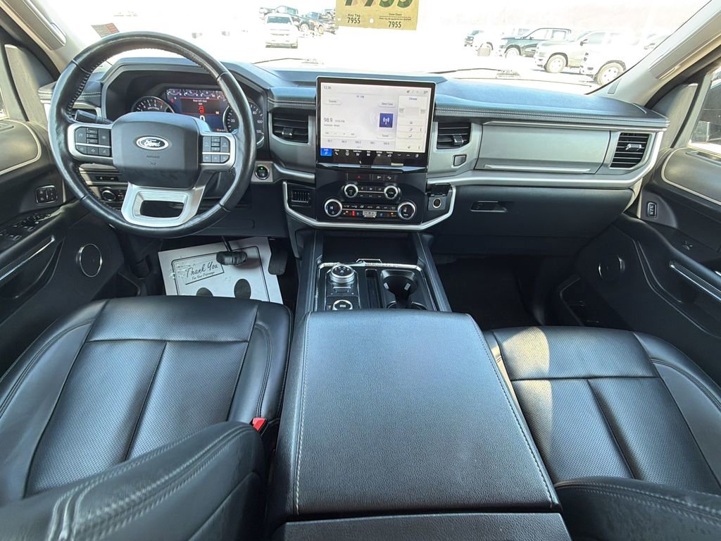Used 2023 Ford Expedition Max XLT image 17