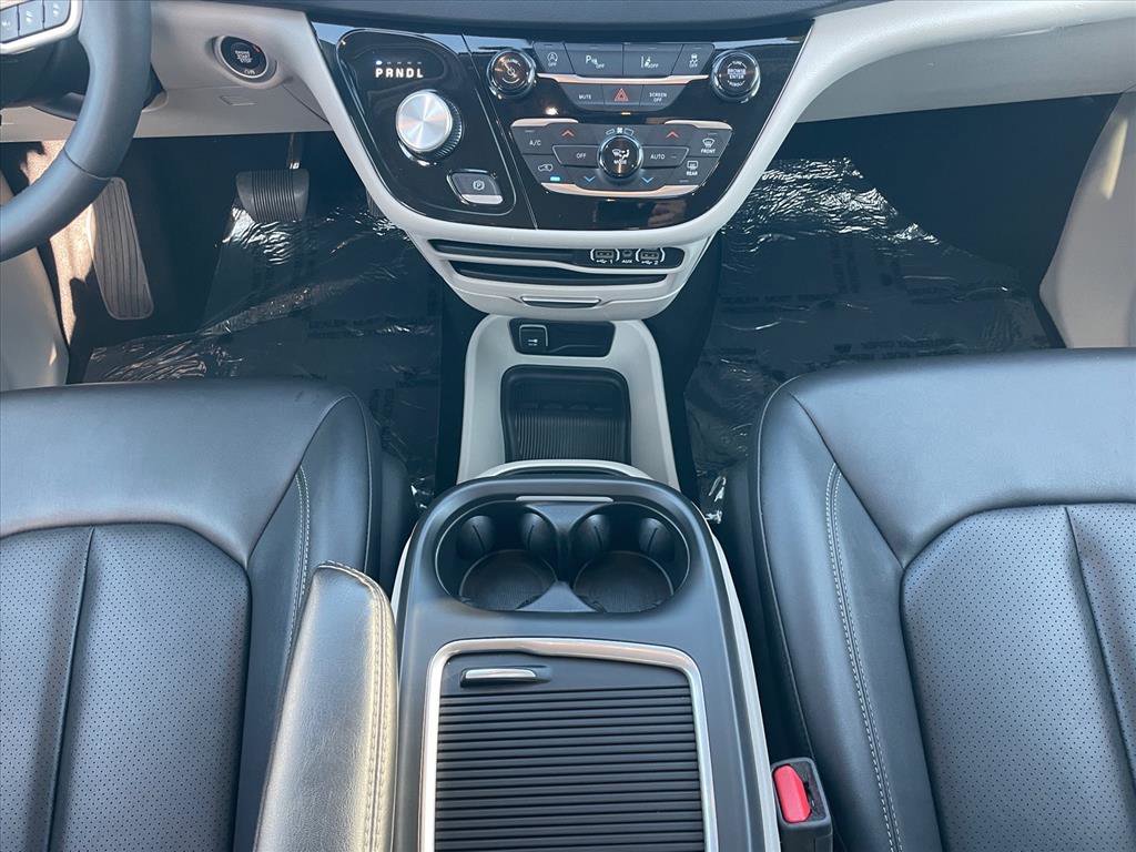 Used 2024 Chrysler Pacifica Touring-L FWD image 17