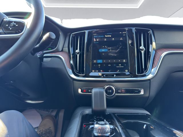 Used 2025 Volvo S60 T8 Ultra w/ Climate Package image 16