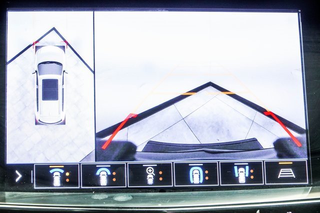 Used 2020 Cadillac XT6 Premium Luxury image 31