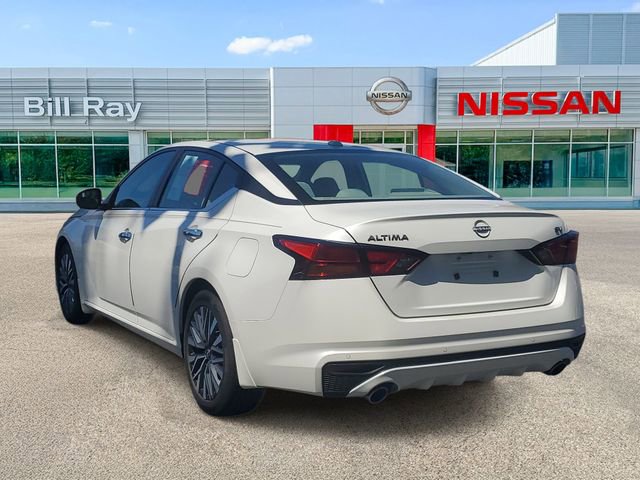 Used 2024 Nissan Altima 2.5 SV w/ SV Premium Package FWD image 3