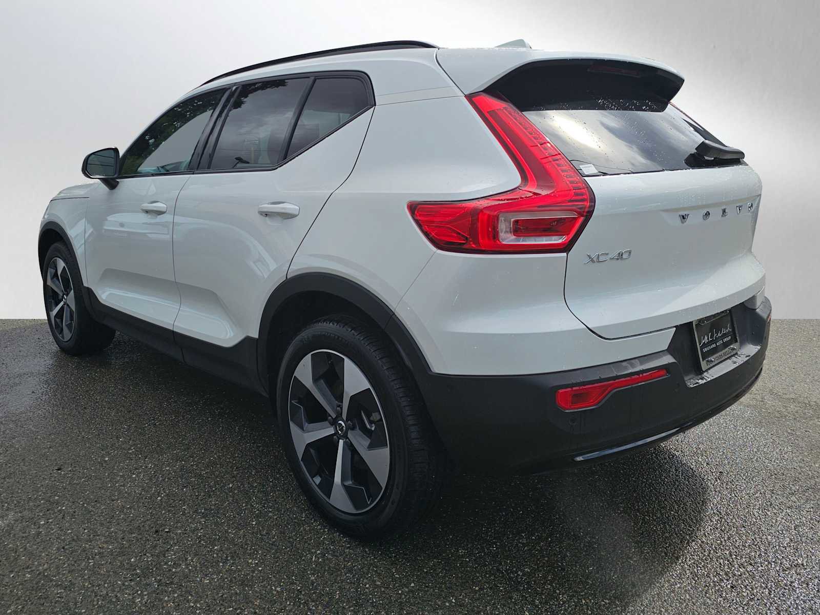 Used 2026 Volvo XC40 B5 Plus w/ Protection Package Premier image 5