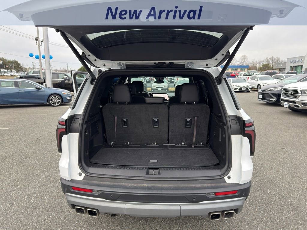 Certified 2025 Chevrolet Traverse LT image 11