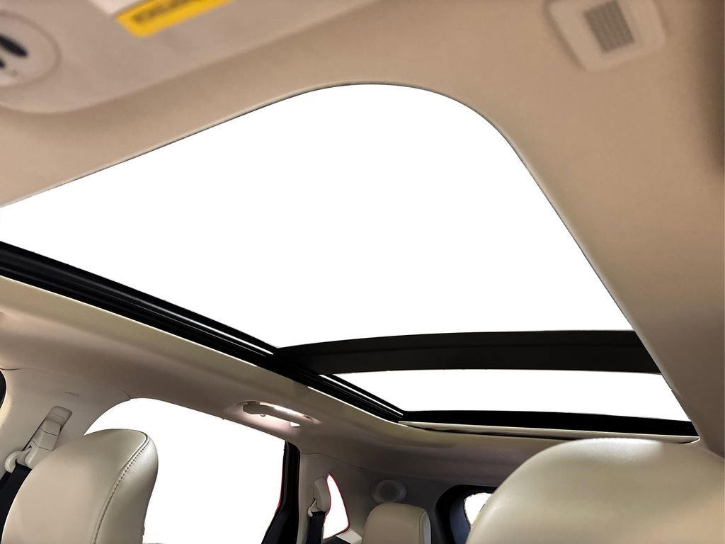 Certified 2019 Ford Edge Titanium w/ Cold Weather Package image 31