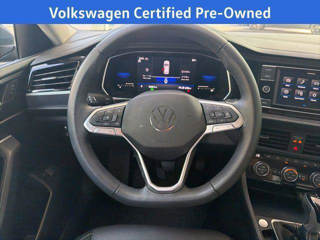 Certified 2022 Volkswagen Jetta SE image 21
